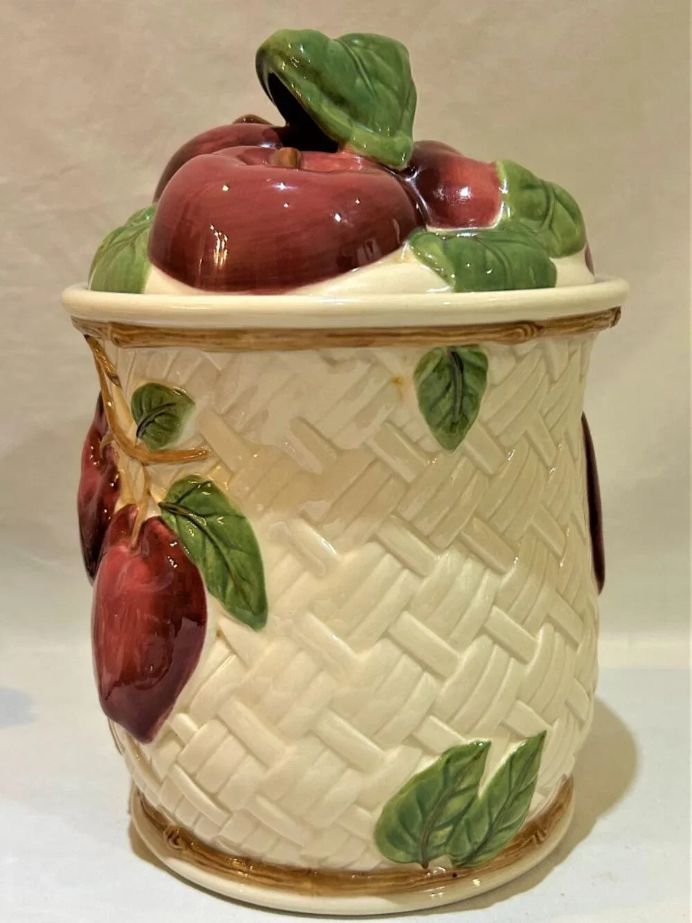Vintage Franciscan Ceramic Pottery Sculpted Apple Cookie Jar made in Thailand